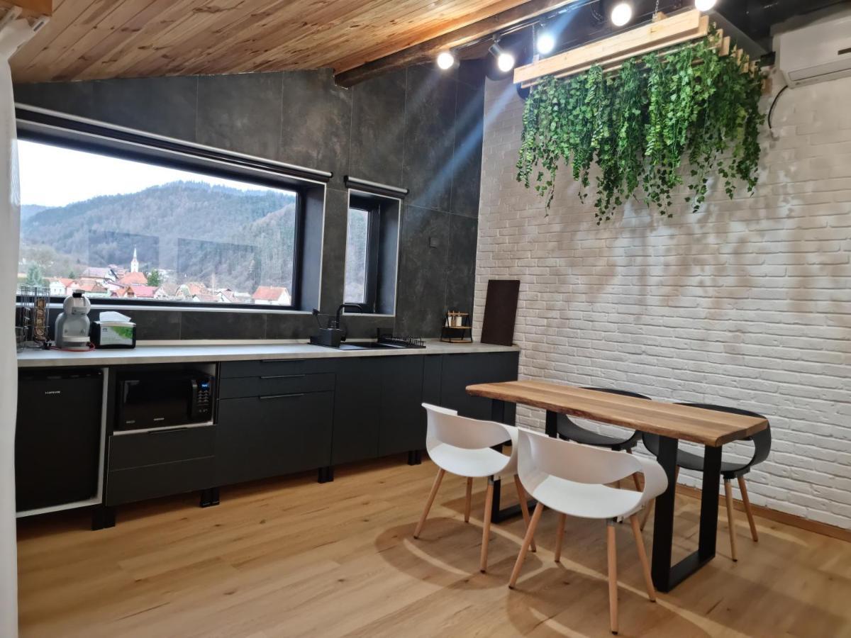 Casa Chiper - Attic Apartment With View Braşov Esterno foto